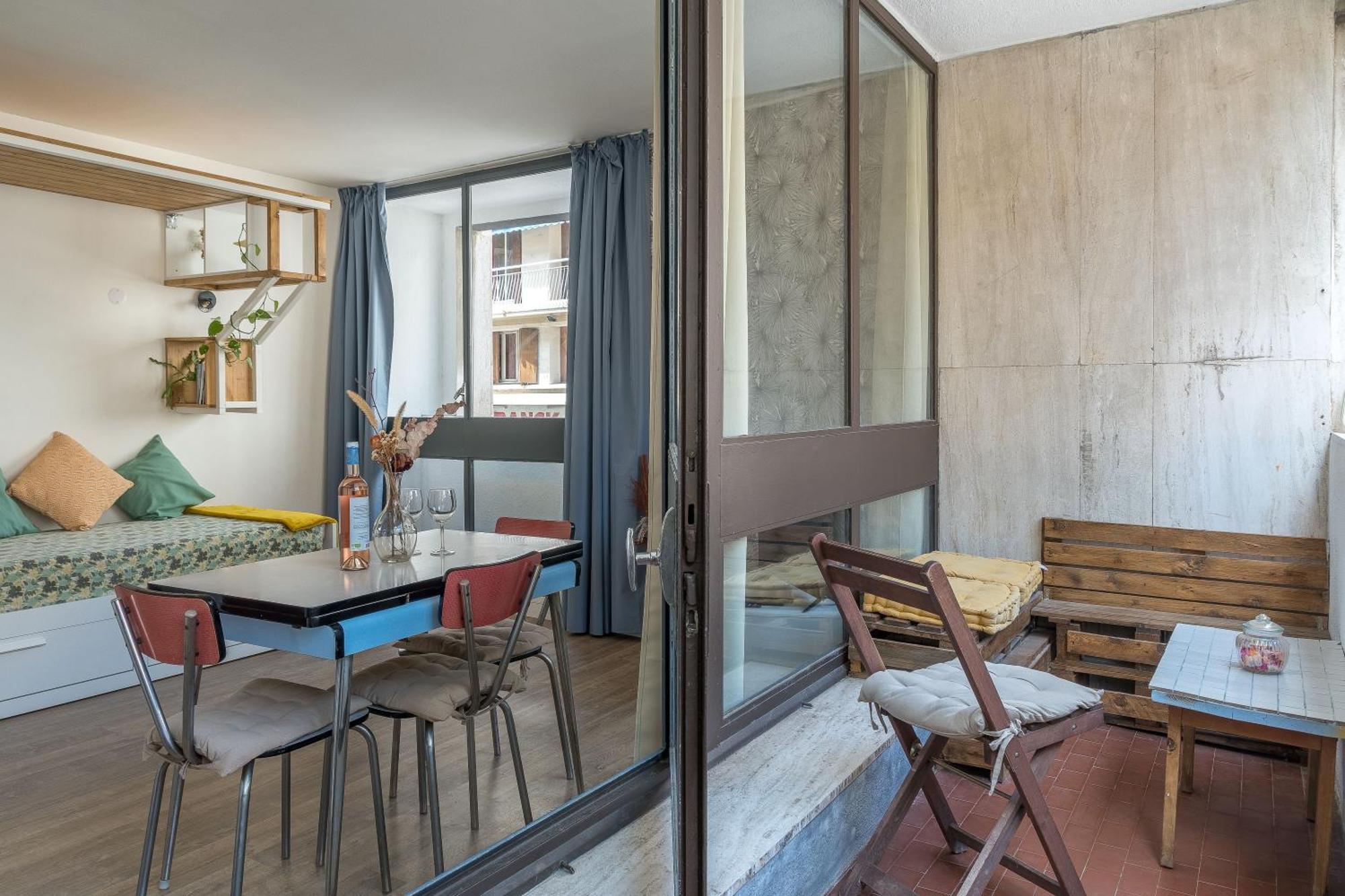 *Las Flores* Joli Studio Avec Balcon Marseille Bagian luar foto