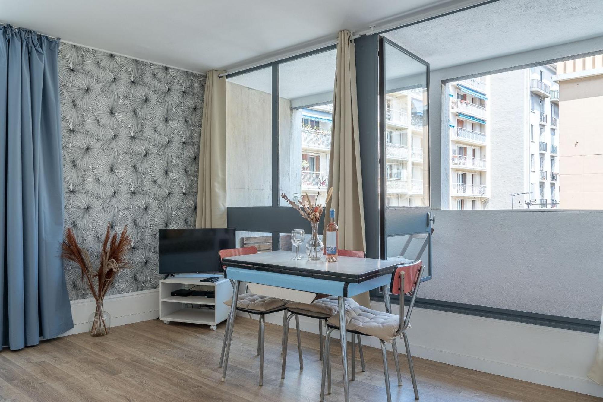 *Las Flores* Joli Studio Avec Balcon Marseille Bagian luar foto