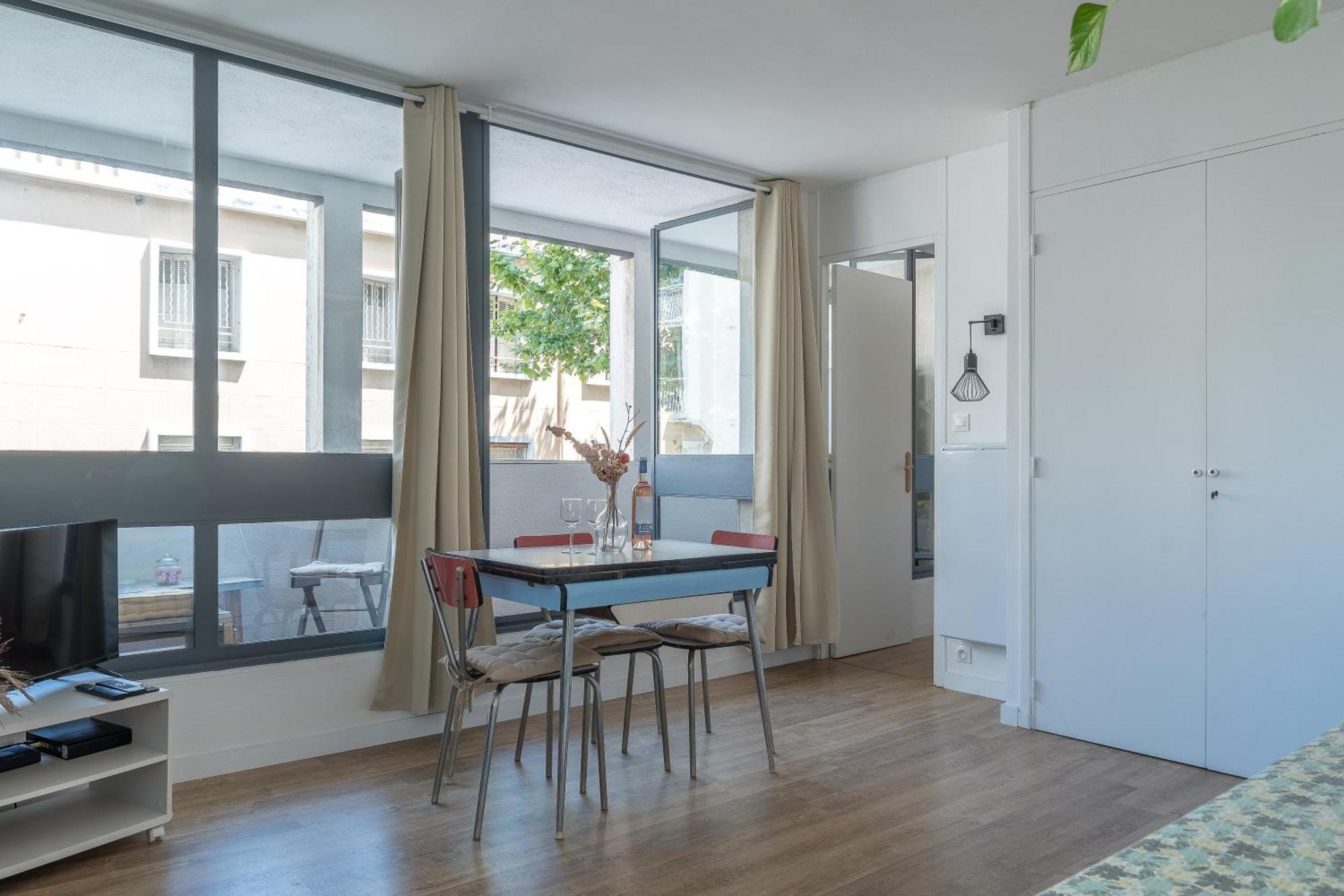 *Las Flores* Joli Studio Avec Balcon Marseille Bagian luar foto
