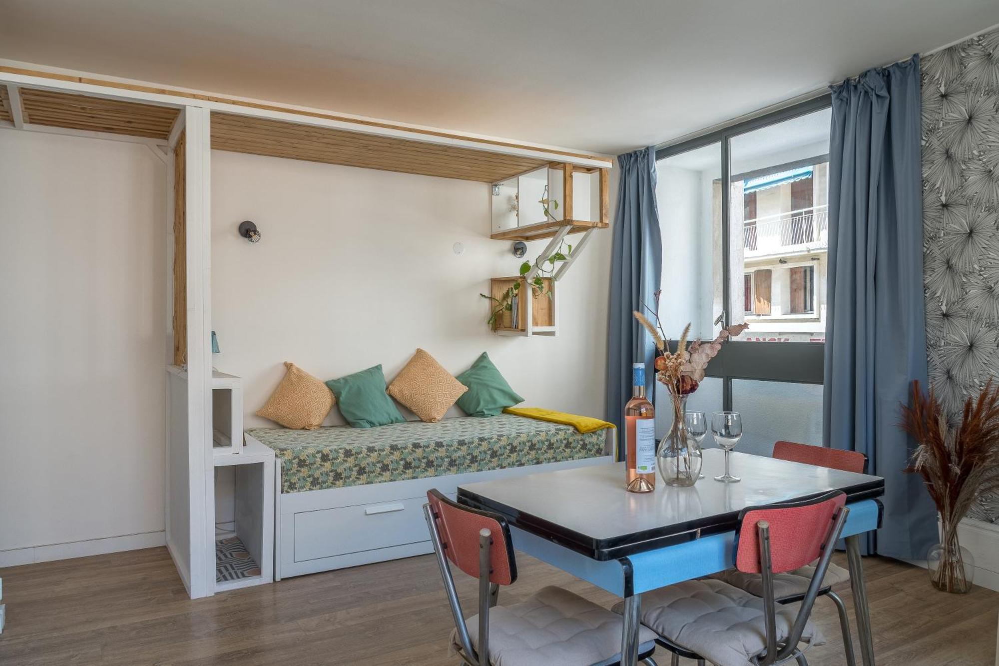 *Las Flores* Joli Studio Avec Balcon Marseille Bagian luar foto