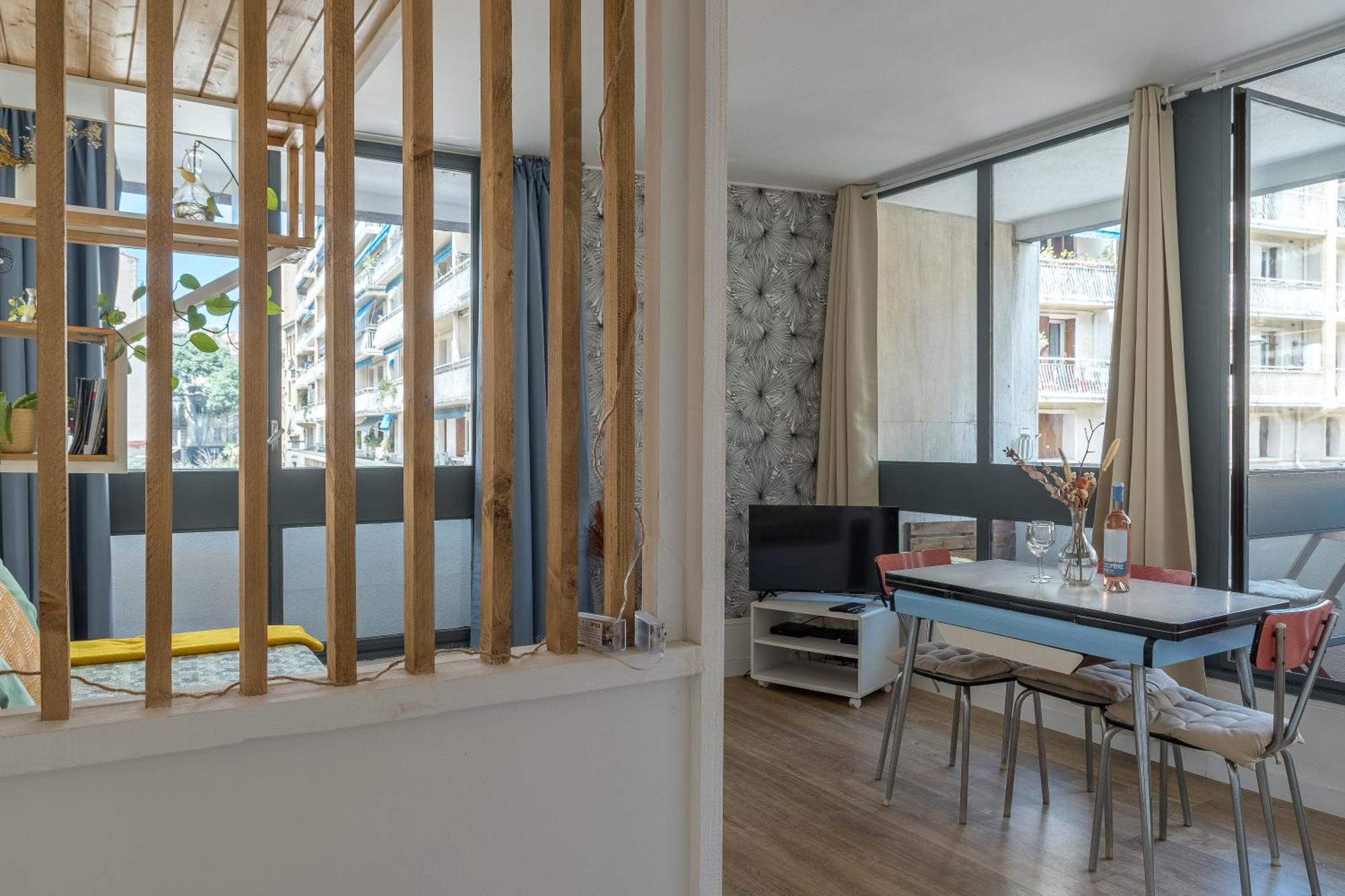 *Las Flores* Joli Studio Avec Balcon Marseille Bagian luar foto
